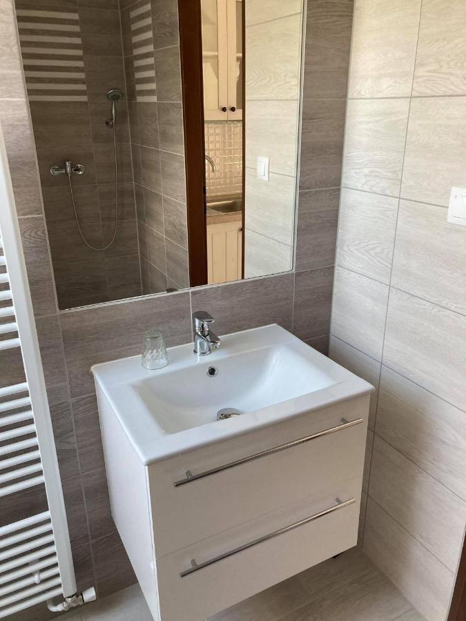 Apartmany Pod Radhostem รอชนอฟ ป็อด ราดโฮชติเย็ม ภายนอก รูปภาพ