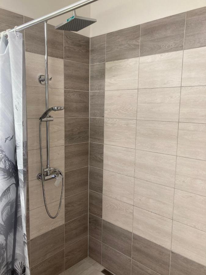 Apartmany Pod Radhostem รอชนอฟ ป็อด ราดโฮชติเย็ม ภายนอก รูปภาพ