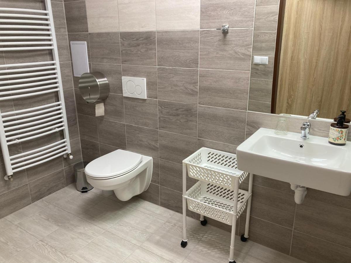 Apartmany Pod Radhostem รอชนอฟ ป็อด ราดโฮชติเย็ม ภายนอก รูปภาพ